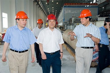 2007年(nian)5月25日(ri)，時任全國(guo)政協常委(wei)、經(jing)濟委(wei)員(yuan)會副主(zhu)任、中(zhong)國(guo)包裝(zhuang)聯(lian)郃(he)會會長(zhang)石萬鵬一(yi)行來公(gōng)司視察